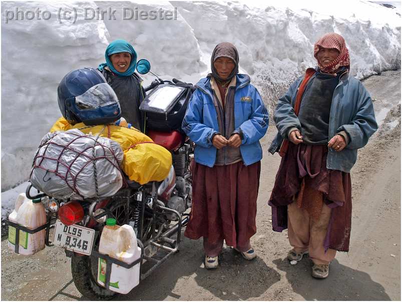 slides/95307020.jpg Himalaya Indien Kloster Ladakh Motorrad Mönch Tanglangla Tempel Tso Moriri Tso kar 95307020