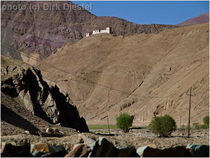 slides/95317074.jpg Himalaya Indien Kloster Ladakh Motorrad Mönch Tanglangla Tempel Tso Moriri Tso kar 95317074